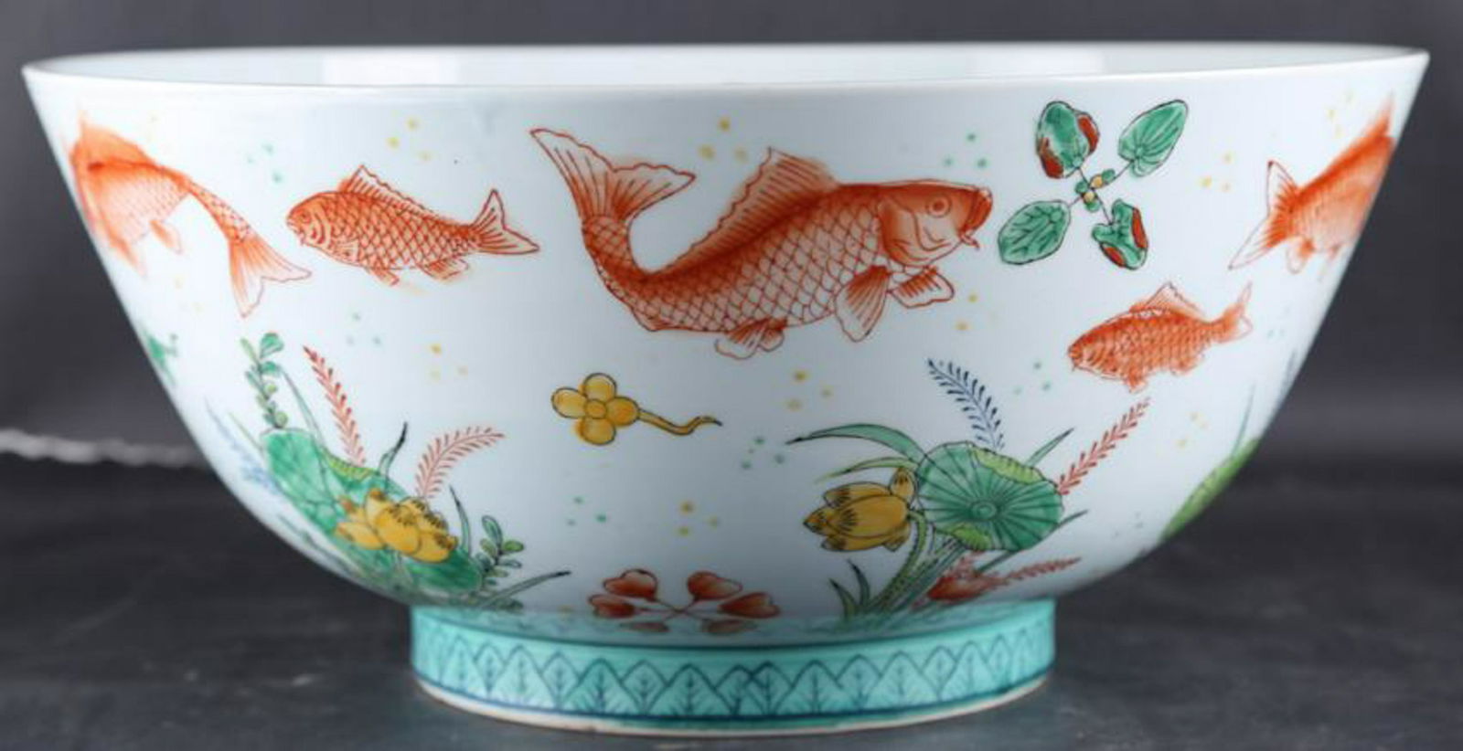 Collectable Porcelain Pot (1 of 4)