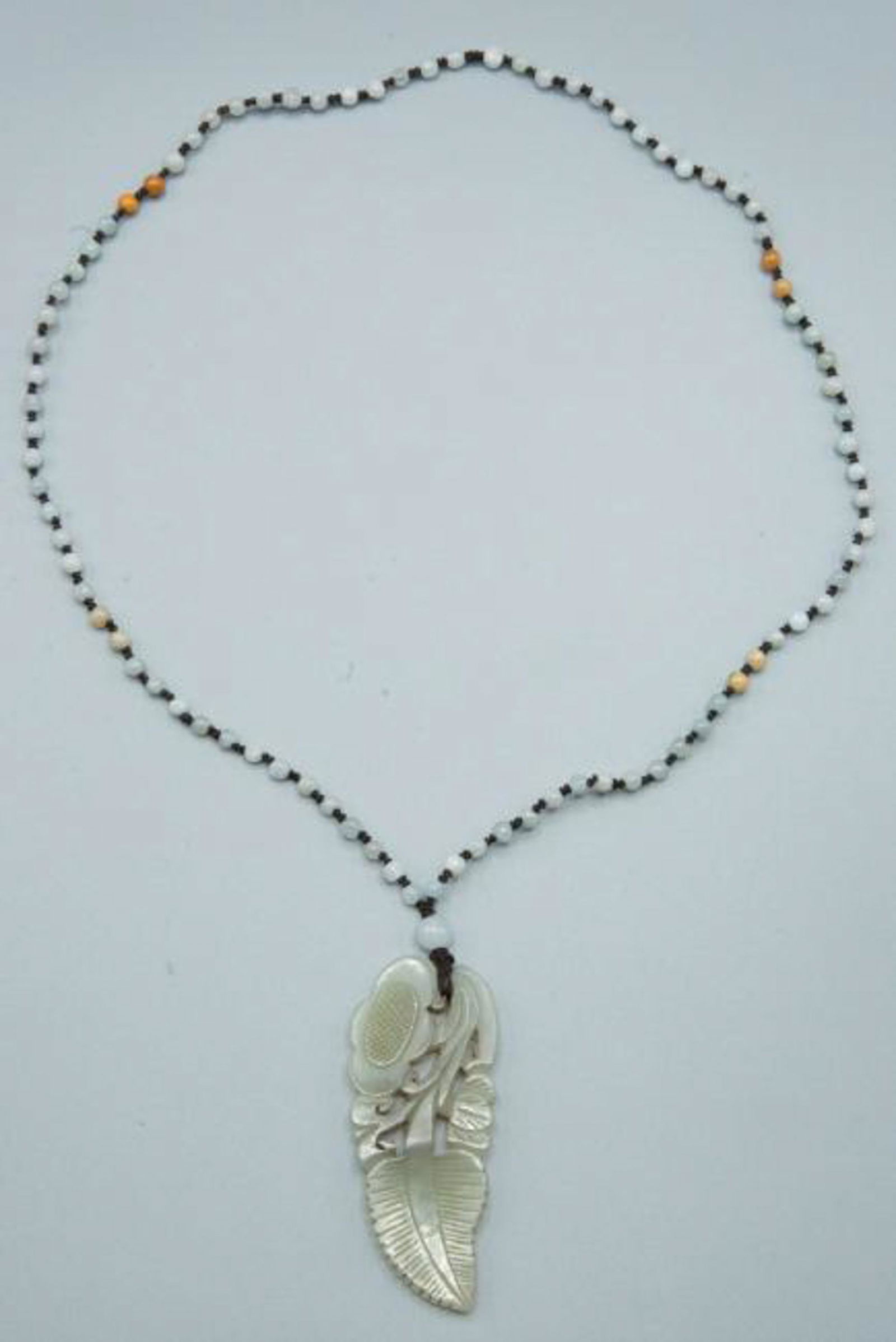 Qing Dynasty Jade Flower Pendant With Jade Beads (1 of 10)