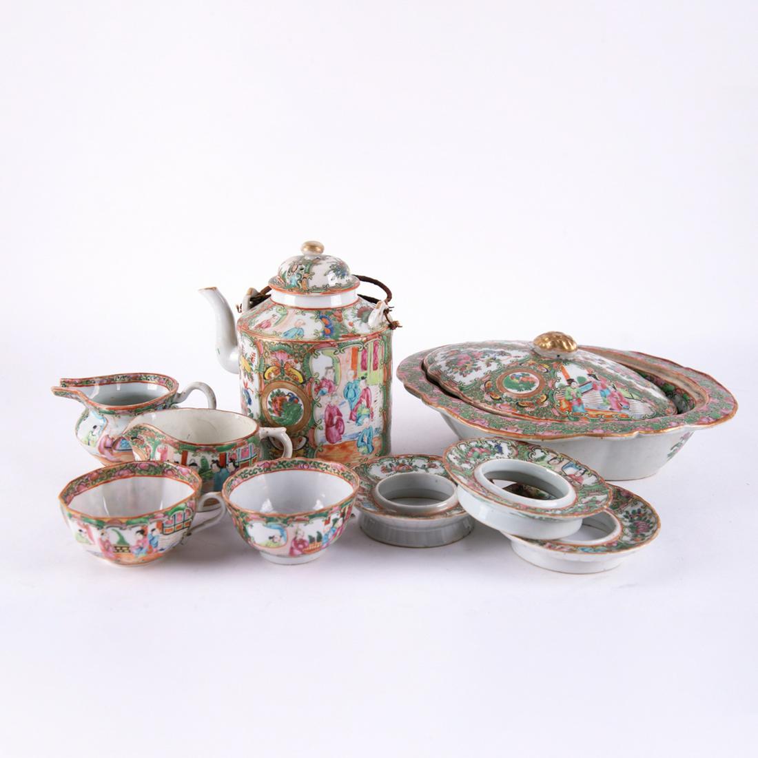 9 Piece Set Of Chinese Export Red Medallion Wares (1 of 6)