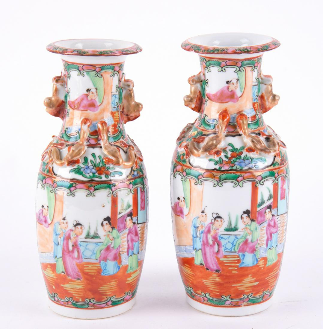 A Pair Of Chinese Export Porcelain Vases (1 of 6)