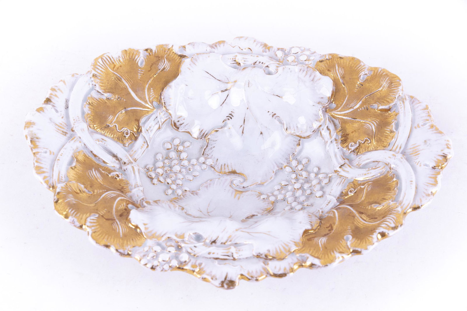 Meissen Early Rococo Porcelain Oval Plate: Title: Meissen Gold Gilt Porcelain Plate Medium: Porcelain Style: Early Rococo Size: 10" L x 13 1/2" W x 2" H Age: Vintage Condition: Good overall condition for its age, Maker: Meissen Great for colle