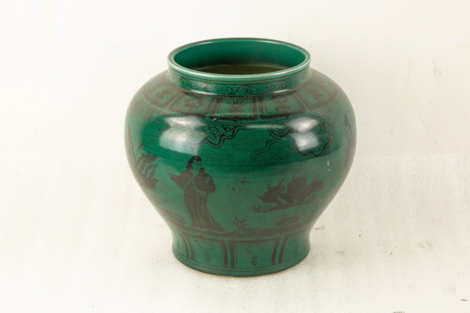 Chinese Fish Roe Green Blue-and-White Figural Jar: Title: Chinese Fish Roe Green Blue-and-White Figural Jar Medium: Chinese Ceramic Size: 9.5" H x 10." W x 10." L Condition: Good vintage condition with wear consistent with age and use. Surface wear, g