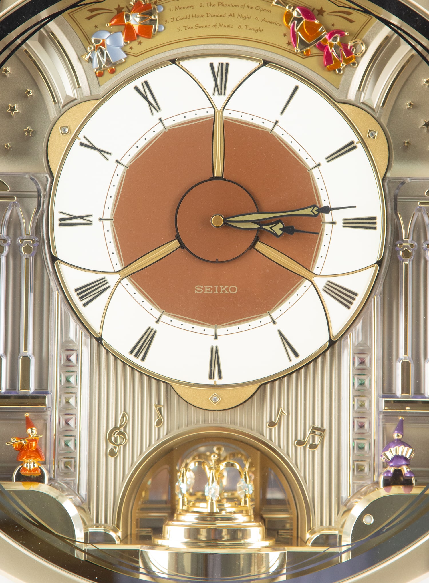 Classical Art Style Wall Clock - 2