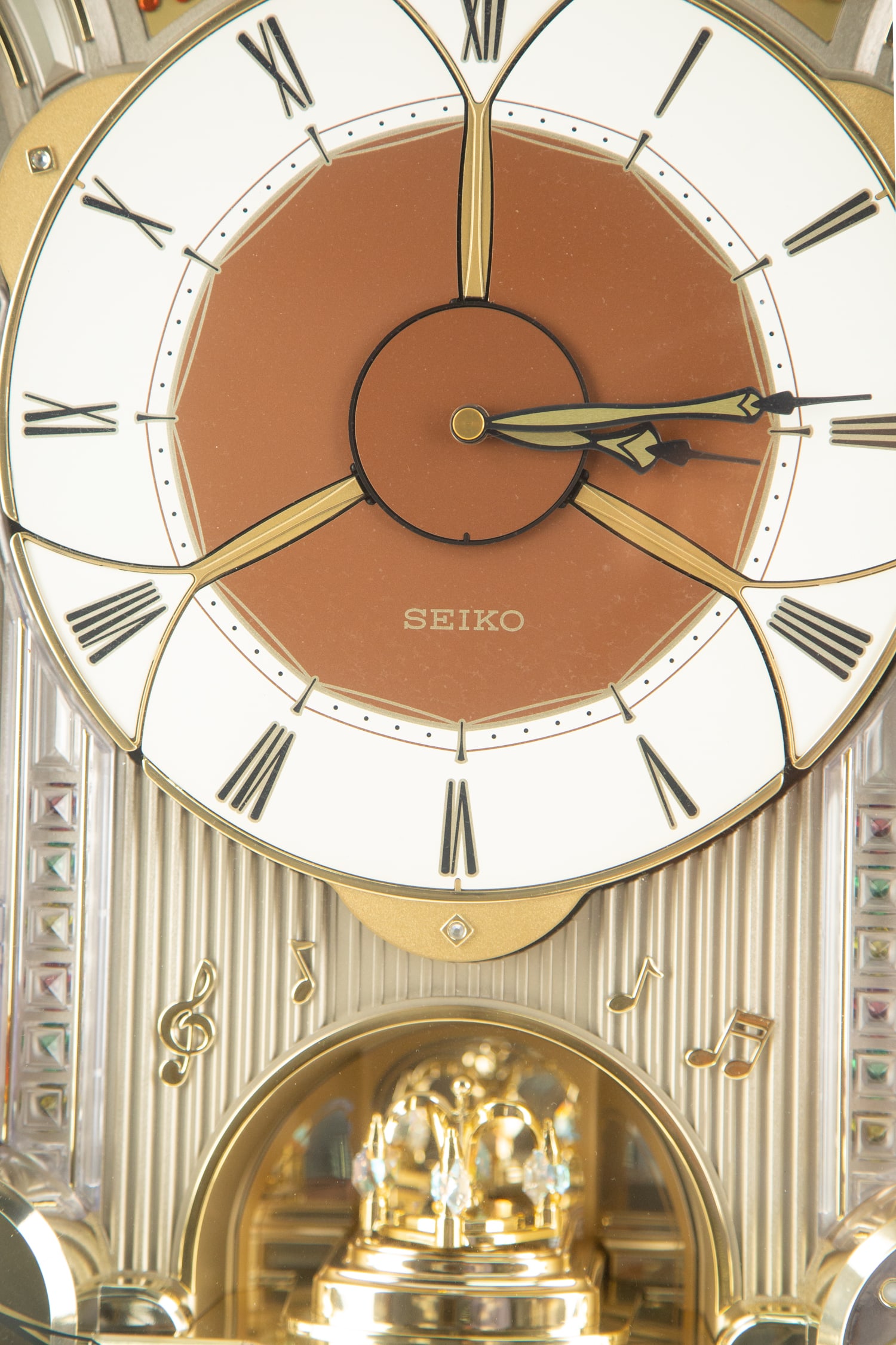 Classical Art Style Wall Clock - 3