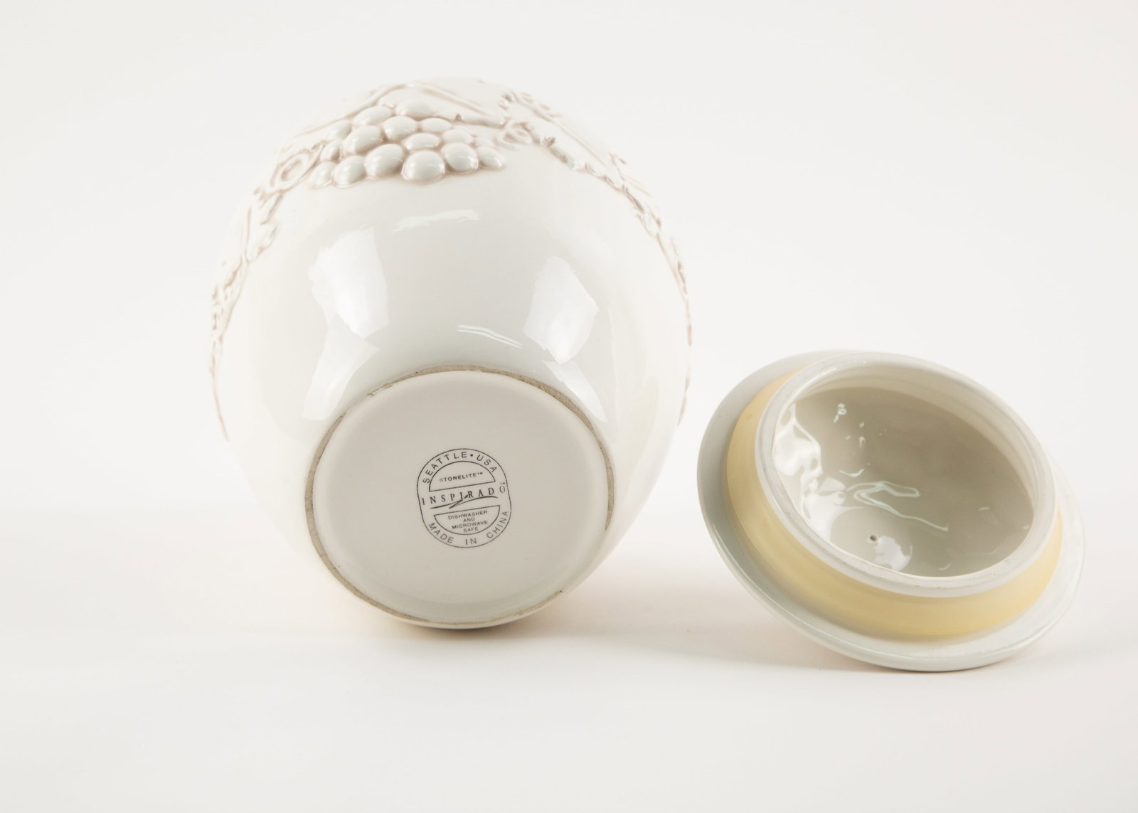 White Embossed Ceramic Canister With Lif - 4