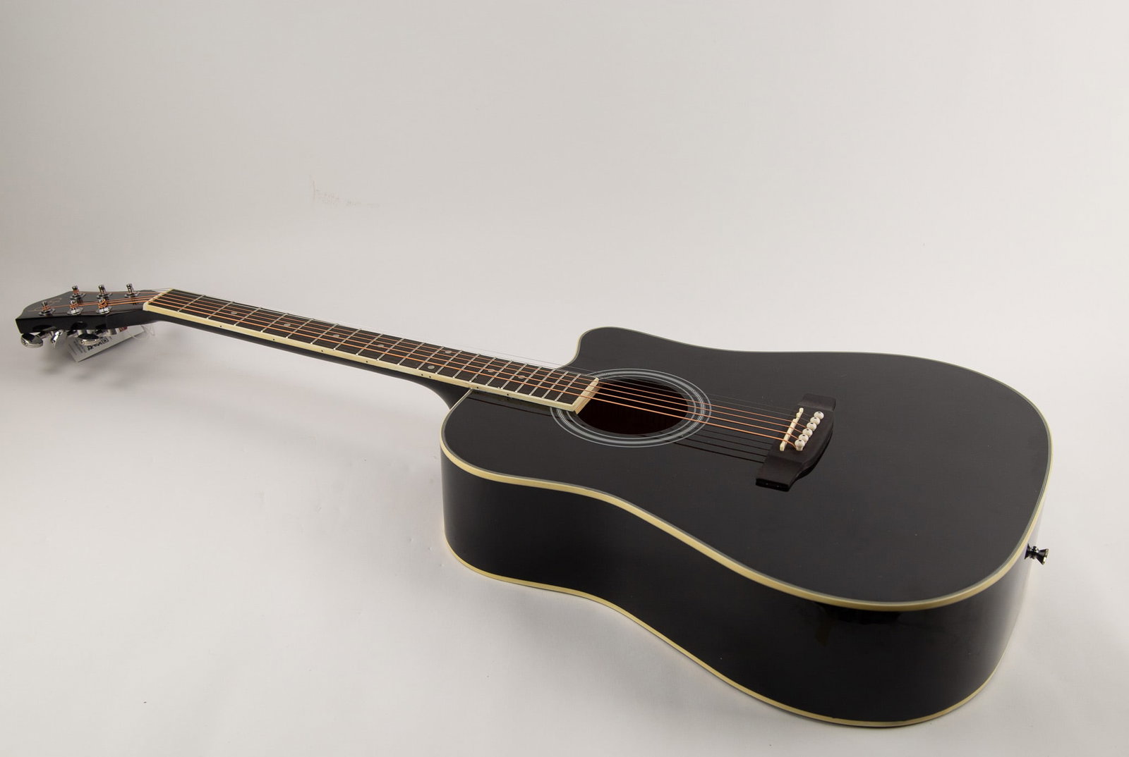 Black Guitar (1 of 4)