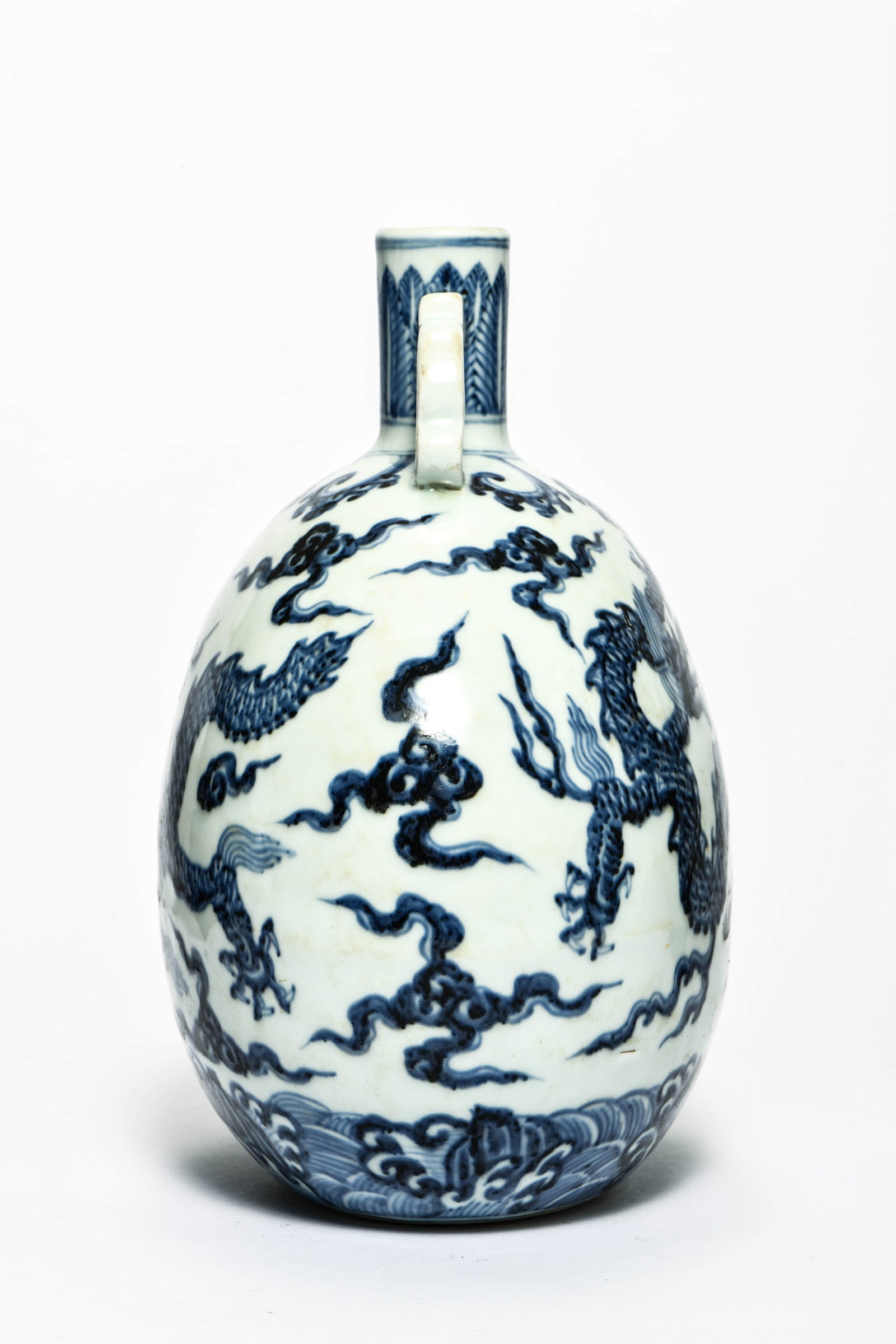 A blue and white 'dragons in waves' moonflask - 3