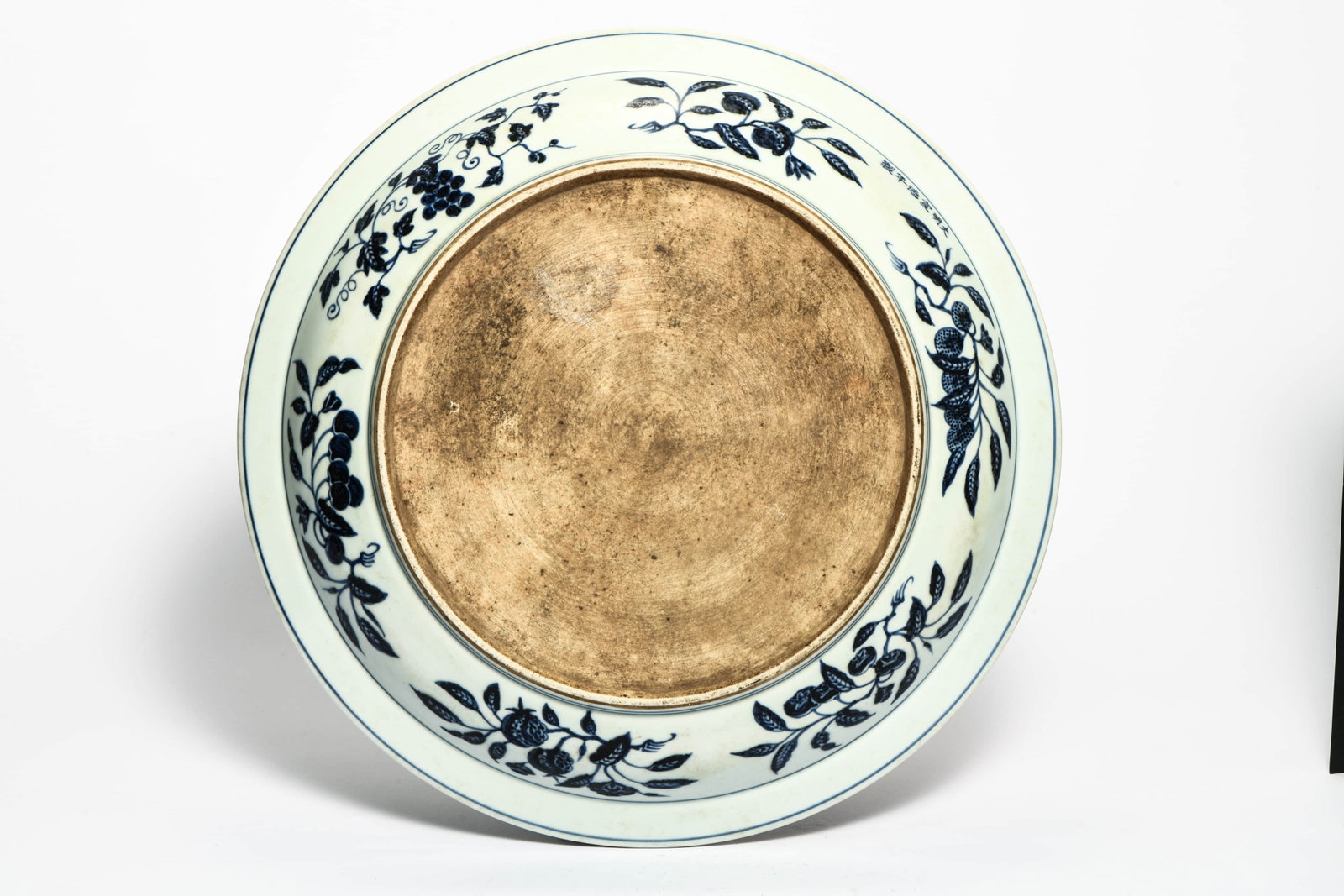 A blue and white 'Interlocking flowers' large dish - 6