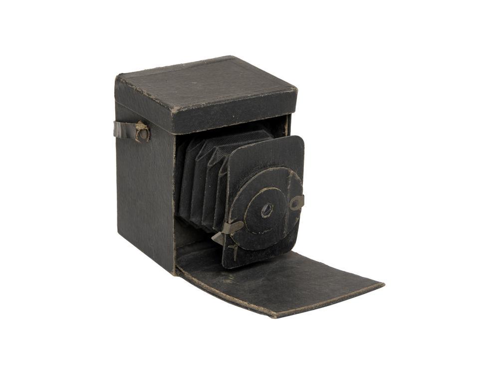 Camera Oscura / Box Camera in cartone Inusuale Camera (1 of 2)