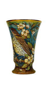 Delicate MOORCROFT enamel in the Song Thrush by Sandra Dance design Limited edition 7/35.: Extremely delicate Vase by Elliot Hall – Ex-Managing Director of Moorcroft Enamels.Sandra Dance DesignBelongs to the Vintage Moorcroft enamel series 2005. Edition 7/35.Mark at the base.Size: 3.15