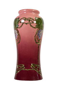 DOULTON Lambeth Faience ART NOUVEAU style vase. Pink. Circa 1905: DOULTON Lambeth Faience ART NOUVEAU style vase. Pink. Circa 1900. Superb Art Nouveau stylized flowers on a pink vase by Doulton Lambeth Faience. Great size and colorful work of art.Size:11.2 inches ta