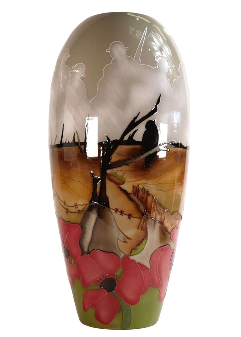MOORCROFT PRESTIGE Lest we Forget shape 101/18 Numbered edition #24 VASE by Kerry Goodwin . 2017 (1 of 8)