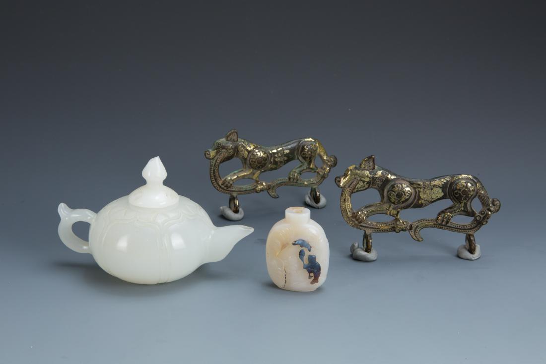 Estate Sale: White Jade Tea Pot Snuff Bottle Gilt Horse (1 of 7)