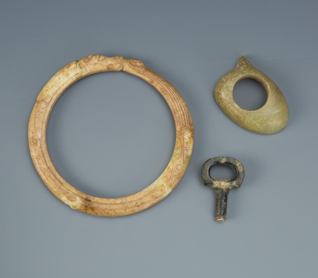 Estate Sale: 3pc Set of Jade and Bronze (1 of 8)