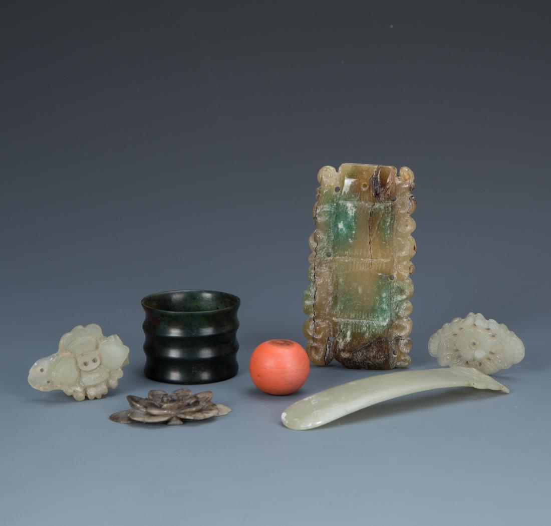 Estate Sale: 7pc Carved Jade Pieces (1 of 10)