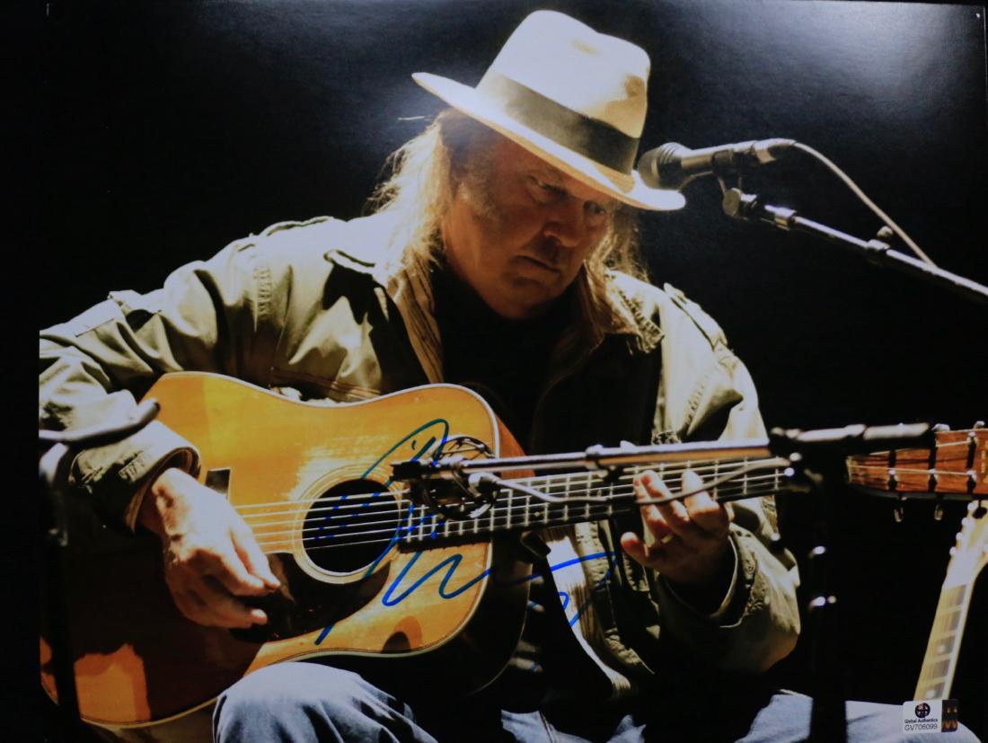 NEIL YOUNG (1 of 1)