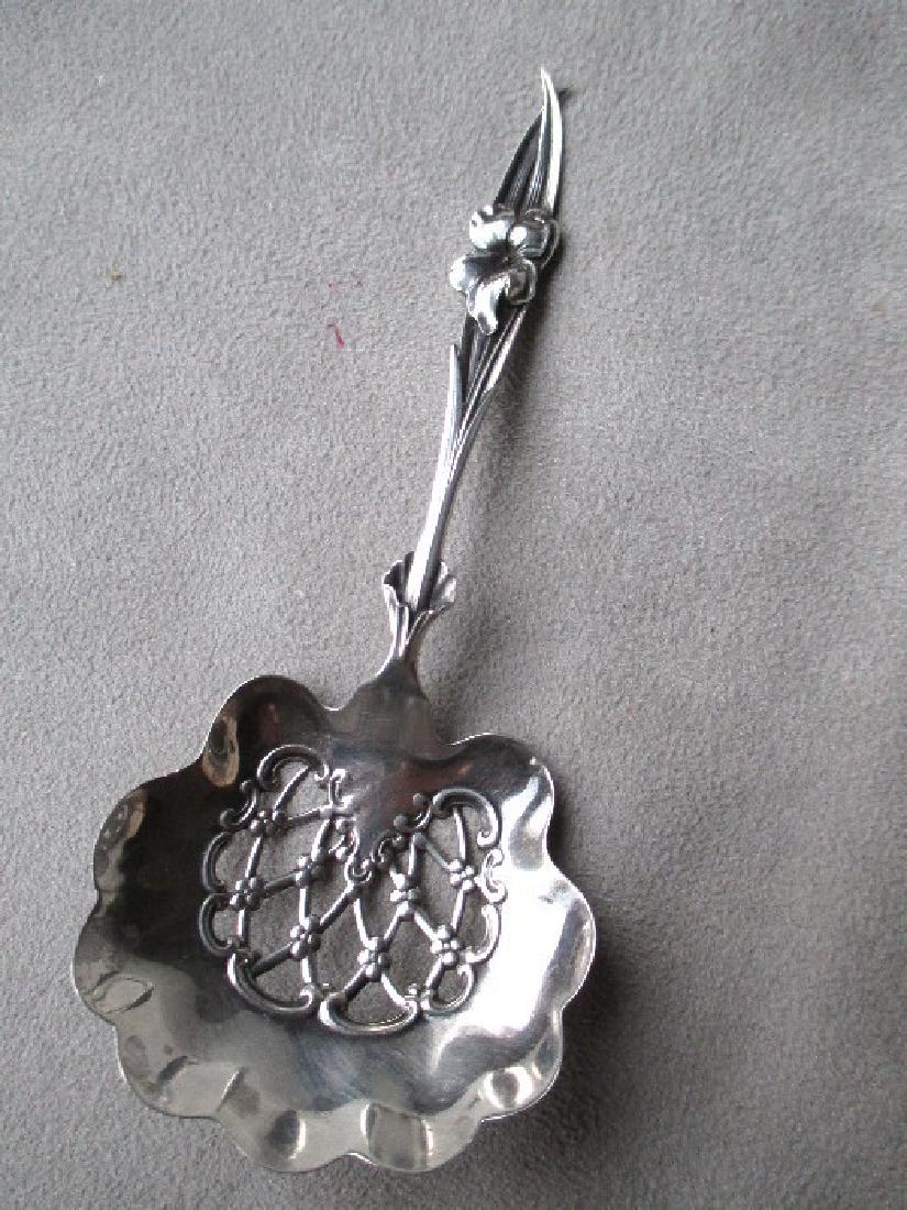 Whiting Sterling Silver Pierced Bon Bon / Nut Spoon (1 of 5)