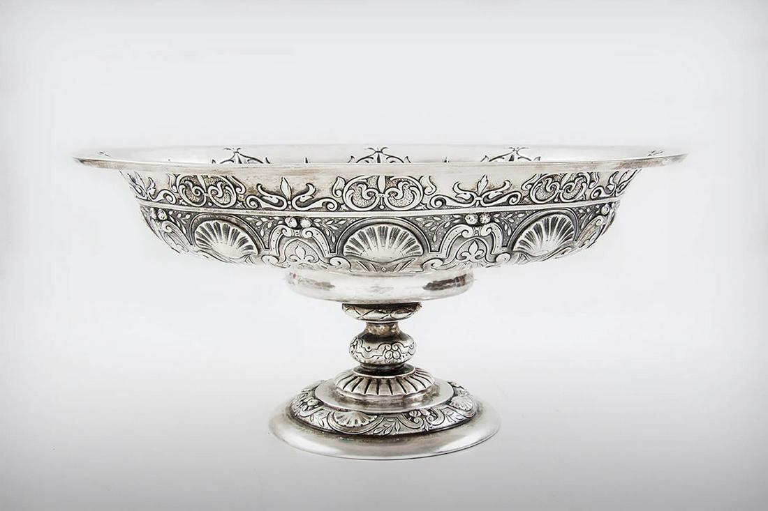 A Fine Silver Centerpiece, Augsburg, Germany, 1781-1783: A Fine Silver Centerpiece, Augsburg, Germany, 1781-1783 Fully marked, makers mark. Height: 14 cm; width: 31.5; weight: 770 gr