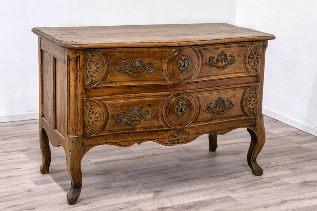 A Rare Walnut Wood Commode, France, 18th Century (1 of 4)