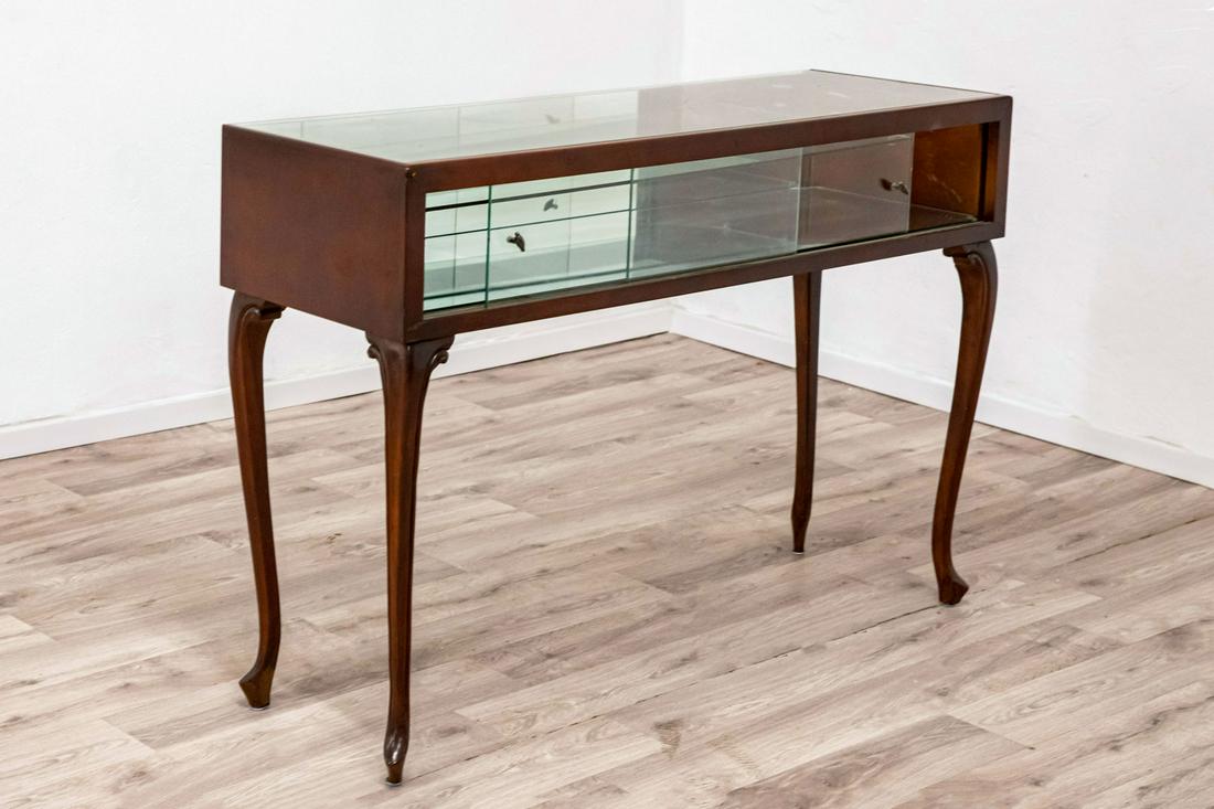 An Edwardian Mahogany and Glass Bijouterie Display Cabinet, England, ca 1910 (1 of 3)