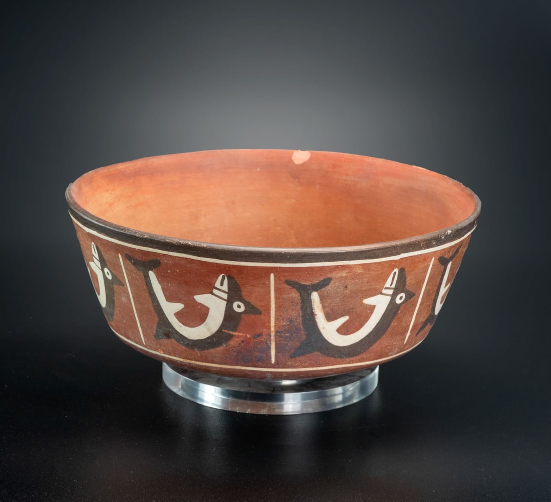 A Bowl with Painted Fish Motif, Nasca, Peru, 100 BCE -800 CE (1 of 3)