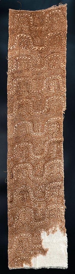 A Painted Strip with Coastal Scene, Central Coast, Peru, Late Intermediate Period, 1110-1470 CE: A Painted Strip with Coastal Scene, Central Coast, Peru, Late Intermediate Period, 1110-1470 CE Chancay Painted cotton plain weave. 133 x 34 cm For more details on this lot refer