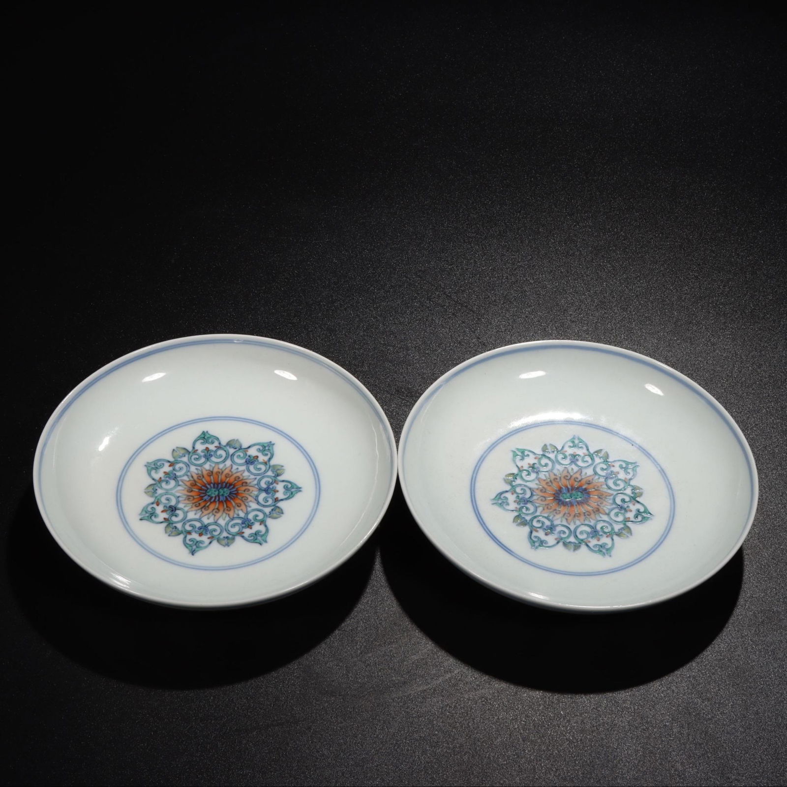 YONGZHENG MARK, PAIR OF CHINESE DOUCAI PLATE (1 of 6)