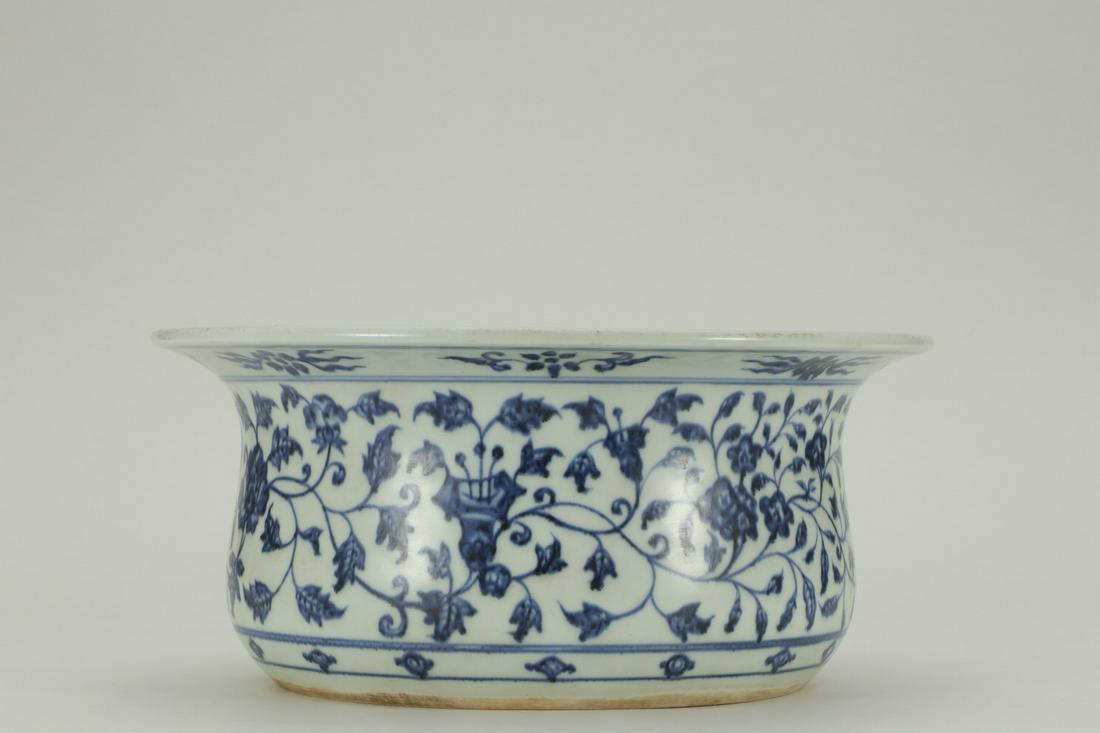 CHINESE BLUE & WHITE WASHER (1 of 6)