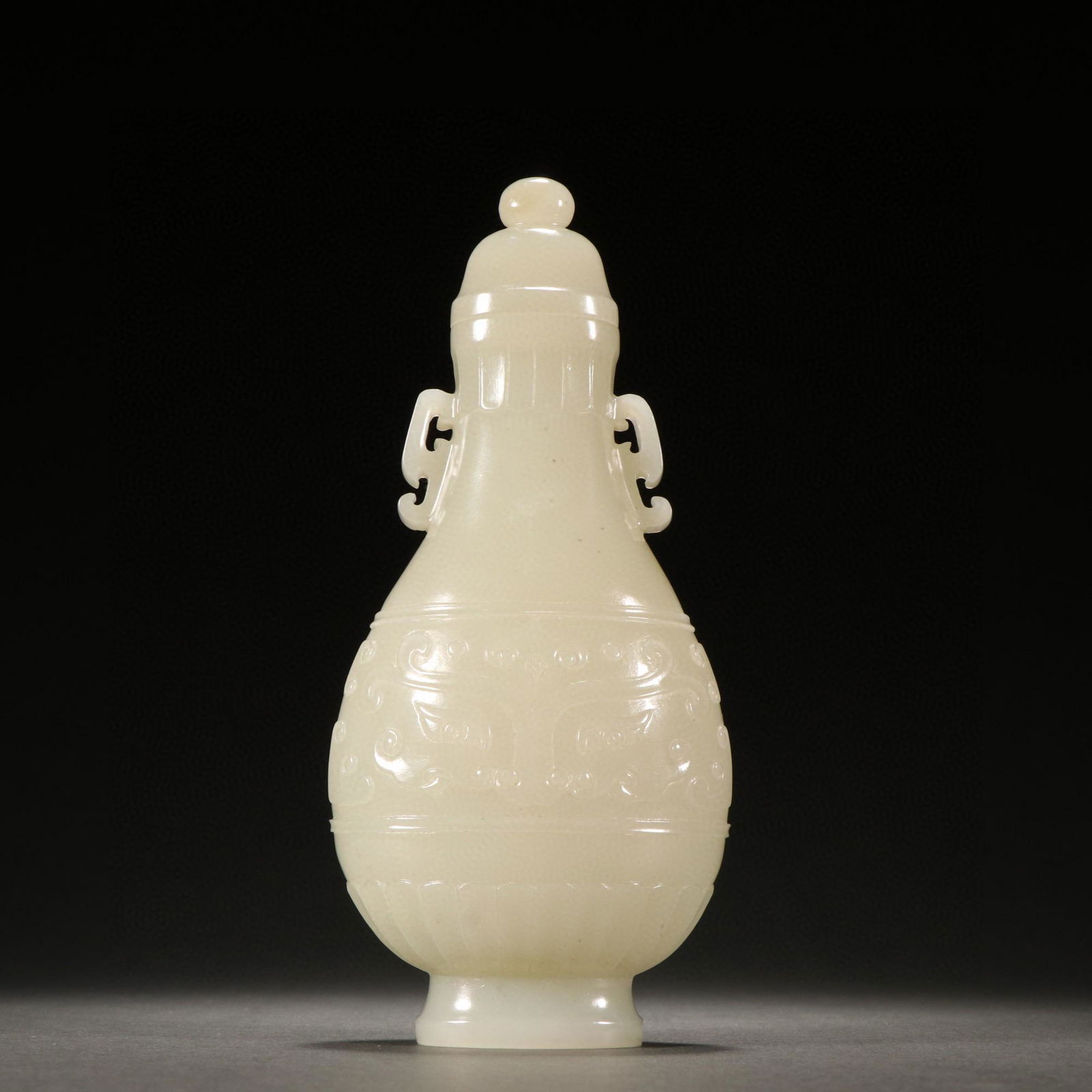 CHINESE HETIAN JADE VASE (1 of 6)