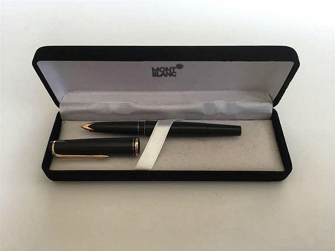 Montblanc vintage fountain pen 1960-1970 in Montblanc: Montblanc vintage fountain pen 1960-1970 in Montblanc elegant older box. NIBEF EF? , Rare Gray color, , piston filler, see through section 14karat gold Hooded nib the pen is in working order it has be