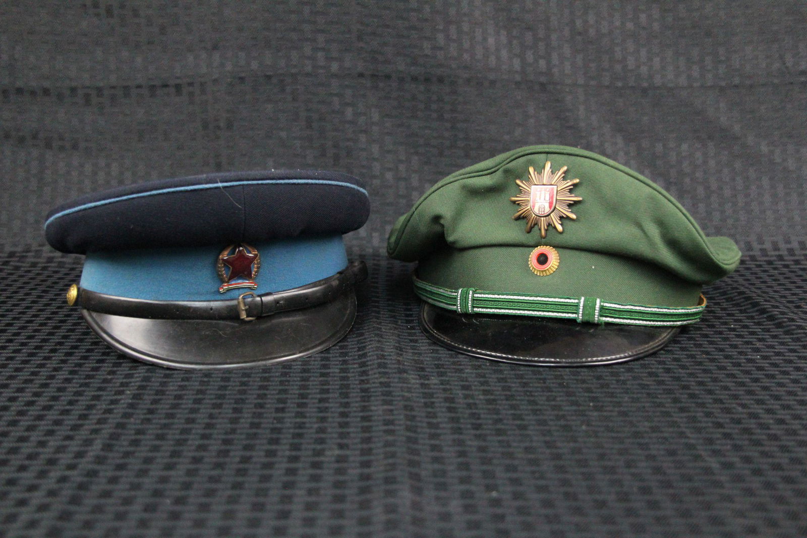 2 pcs vintage military cap (1 of 6)