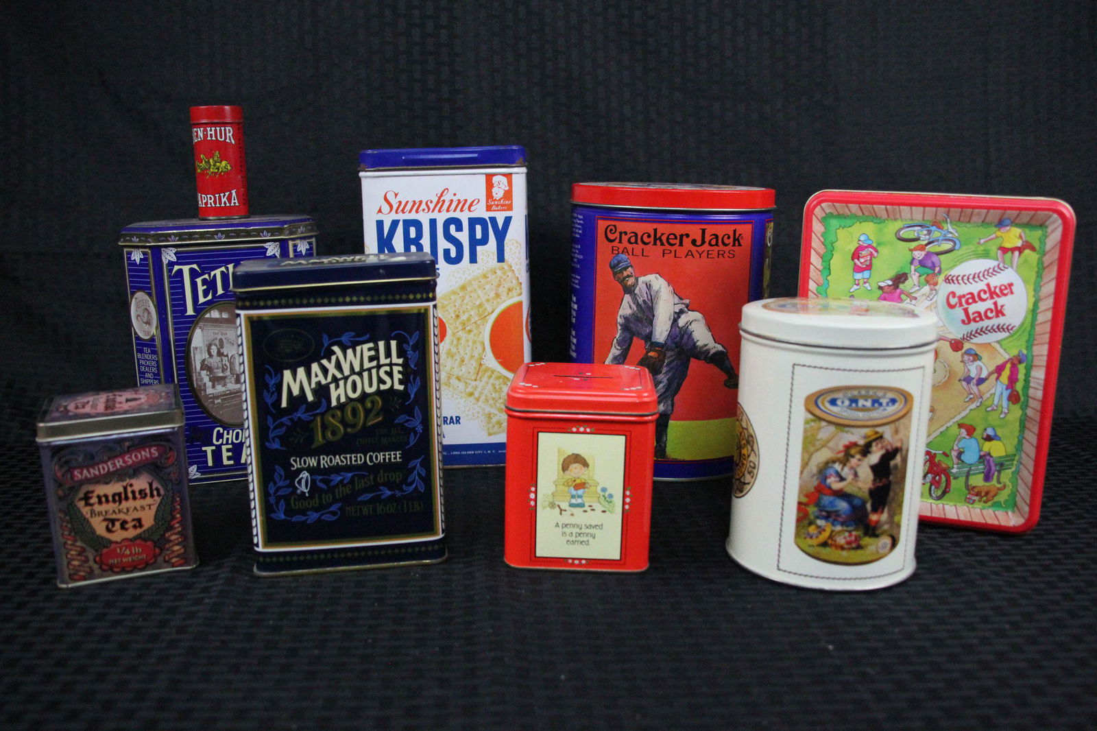 9 pieces vintage tin boxes (1 of 6)