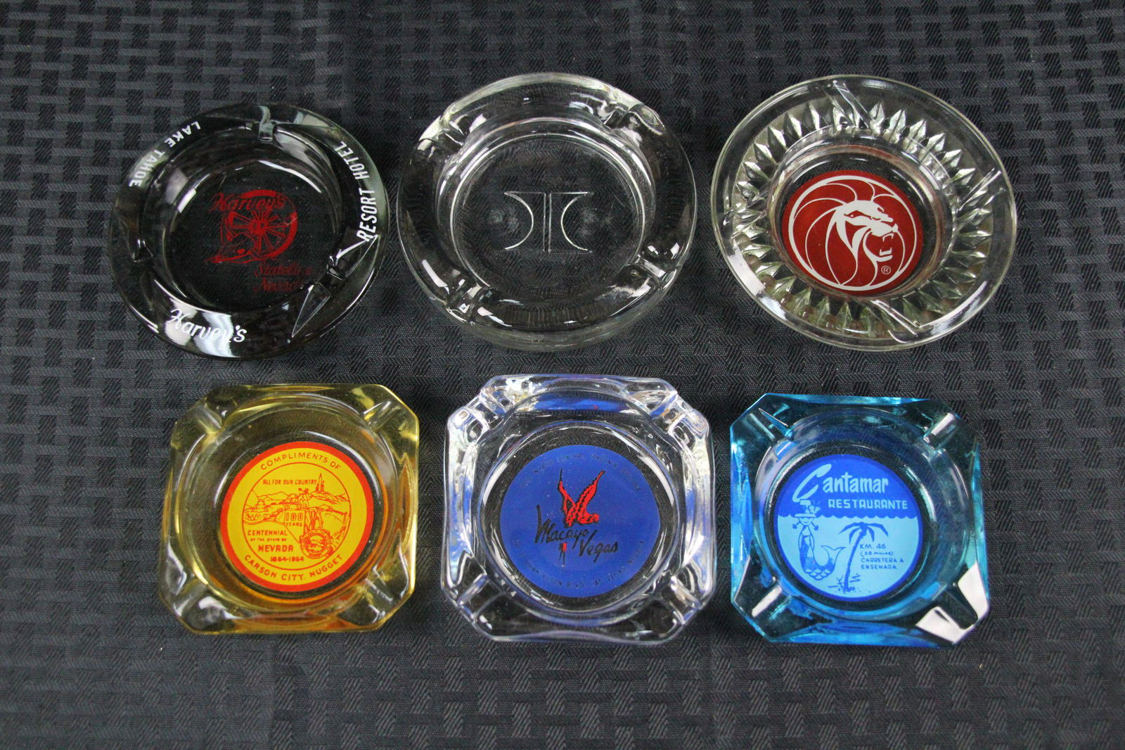 6 pieces vintage Las Vegas glass ashtrays (1 of 5)