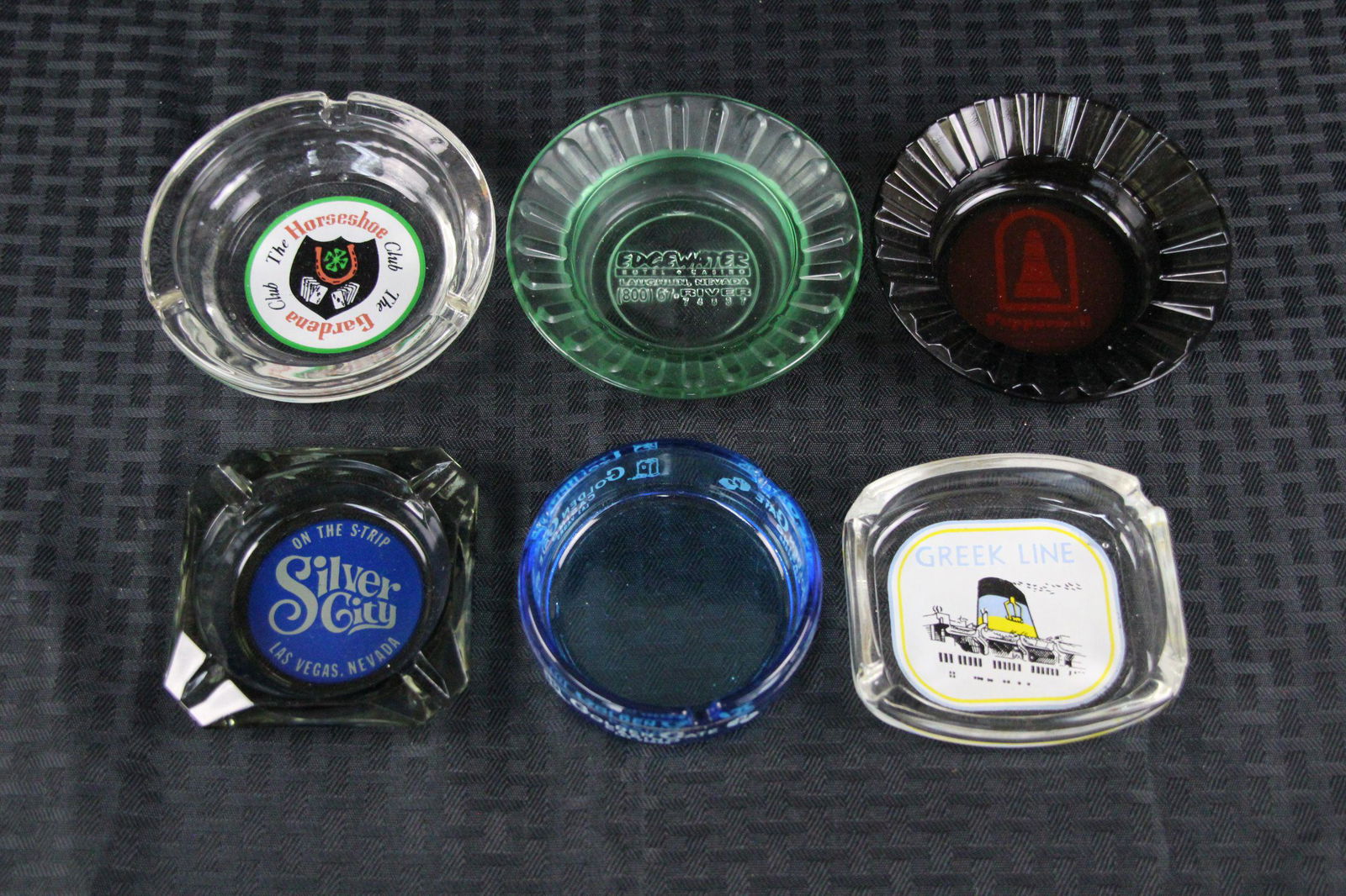 6 pieces vintage Las Vegas glass ashtrays (1 of 5)