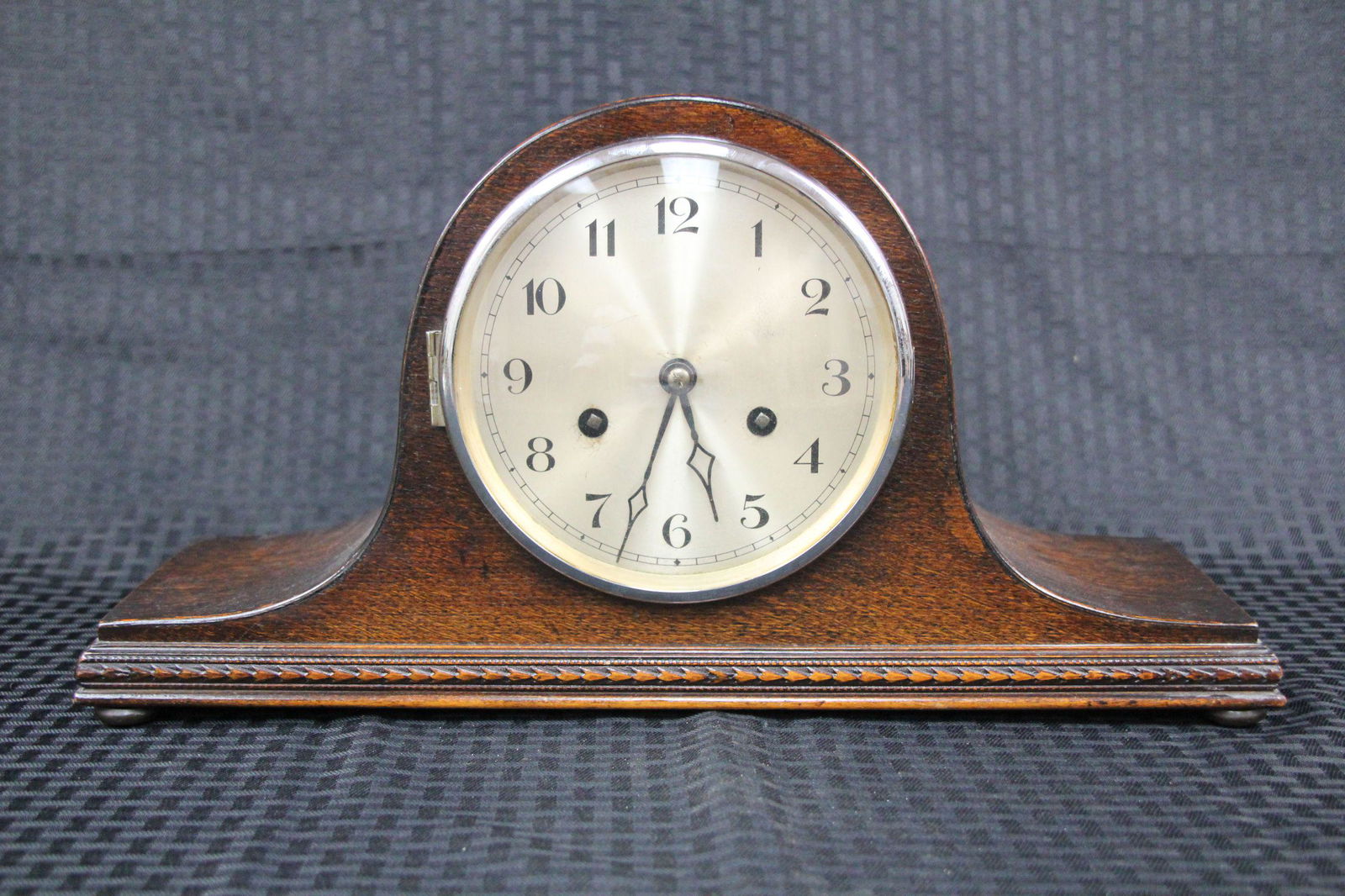 Vintage wooden mantle table clock (1 of 6)