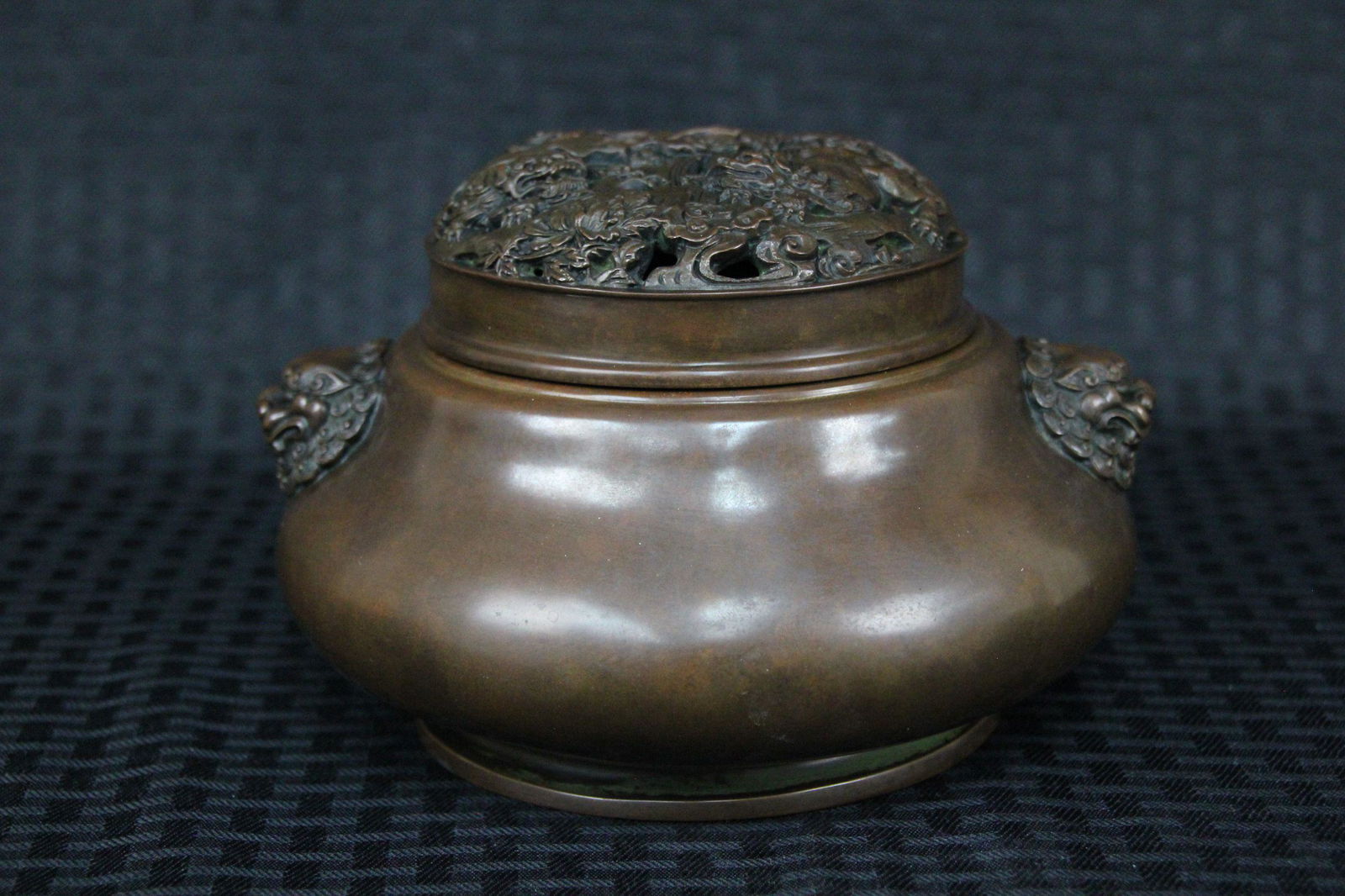 An important Chinese large heavey bronze censer (1 of 6)