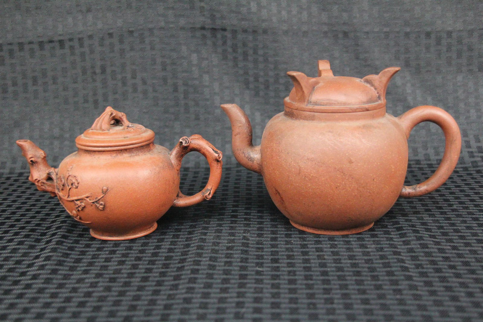 2 pieces Chinese clay tea pots (1 of 6)