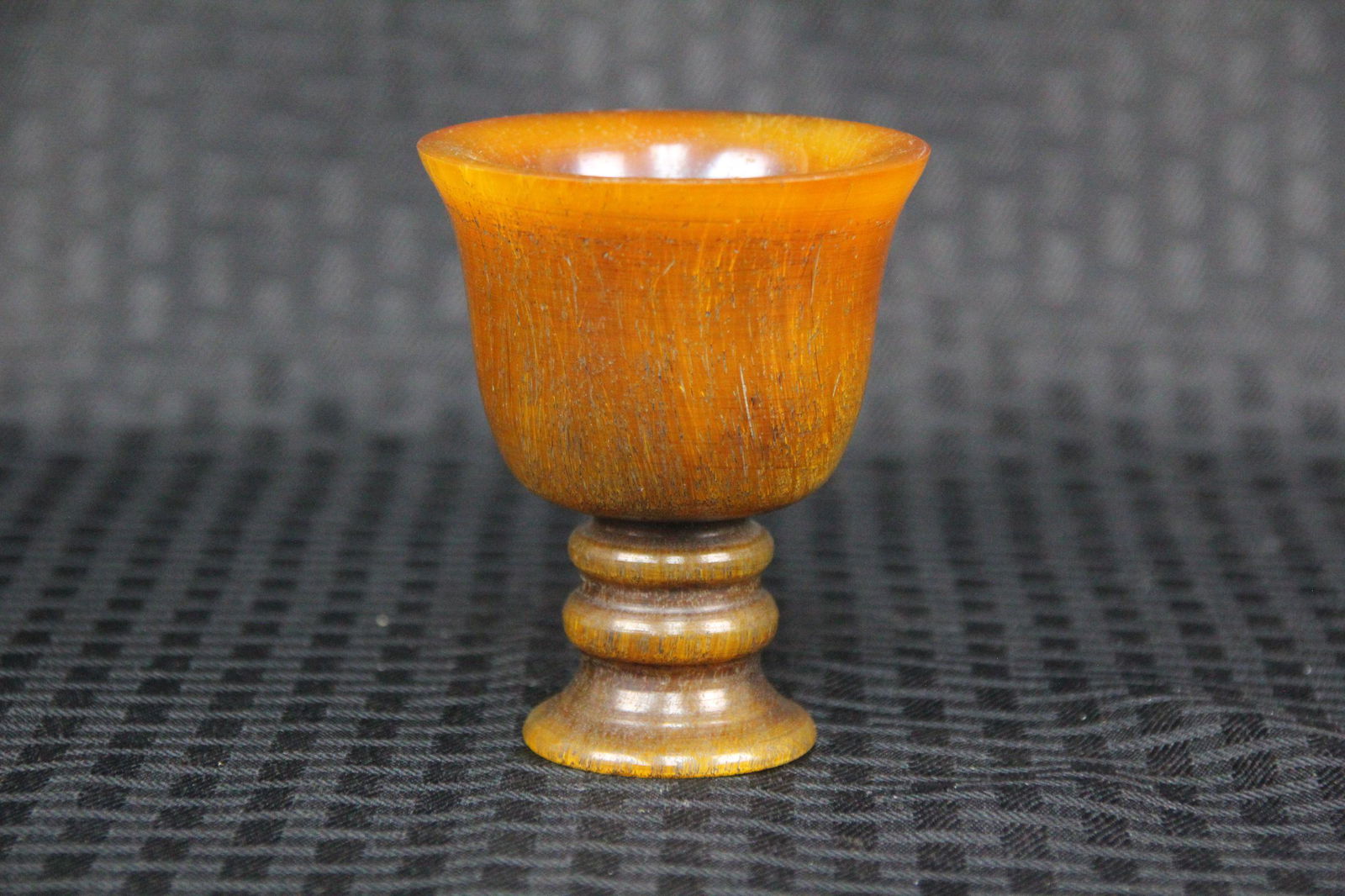 A horn like Chinese small footed cup (1 of 6)