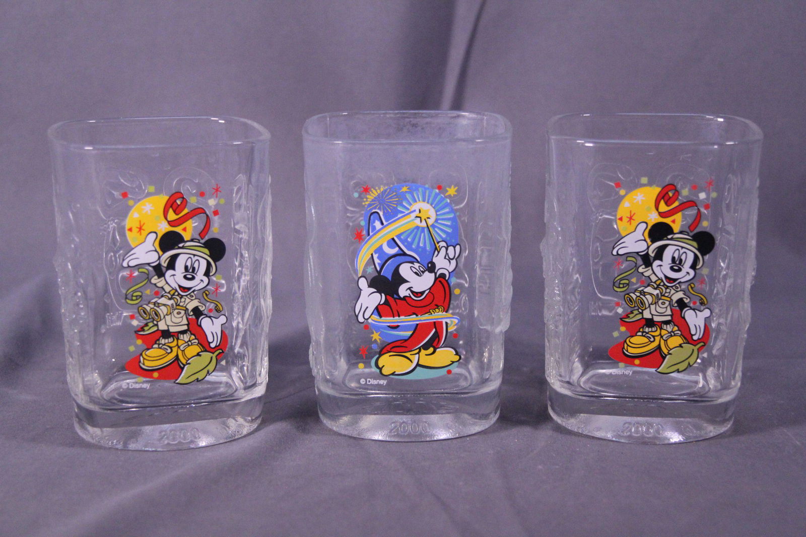 3 Mickey Mouse glass cup (1 of 6)