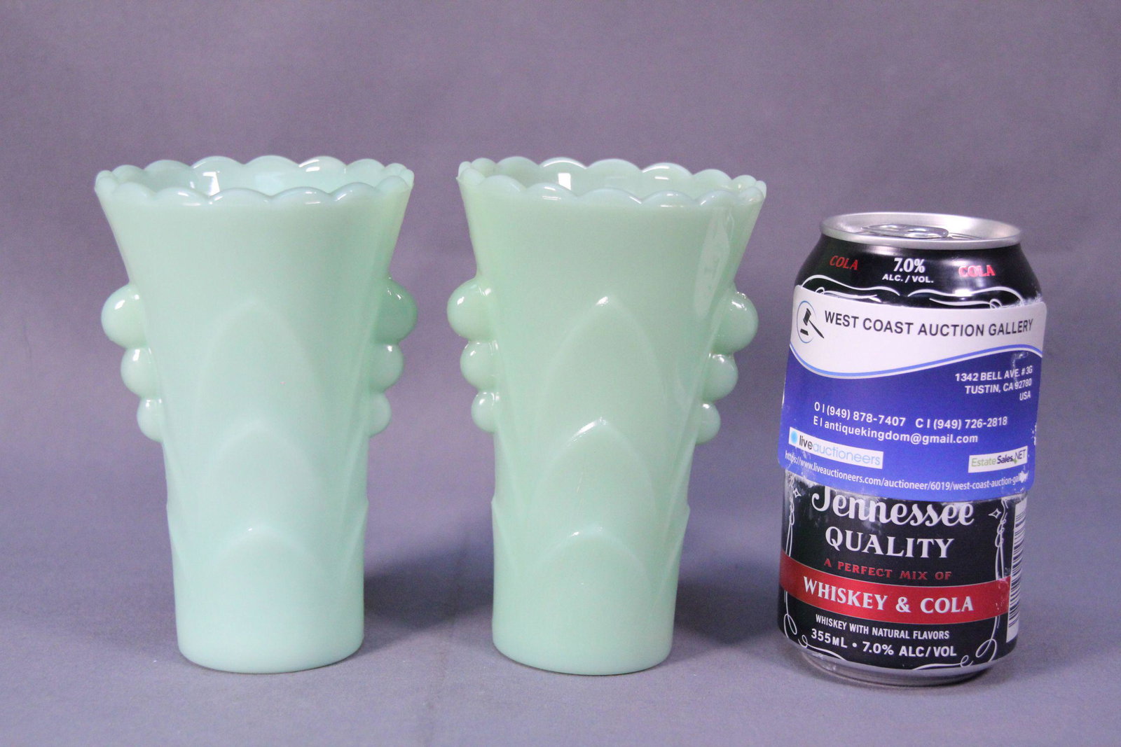 2 pieces milk glass cup: 2 pieces of jadeite milk glass cup; H: 5.5" x W: 3"
