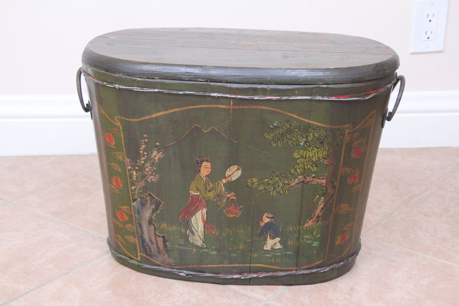 A wooden Asian box (1 of 6)