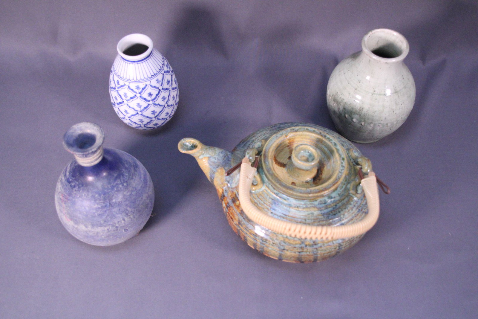 4 pieces pottery item (1 of 6)