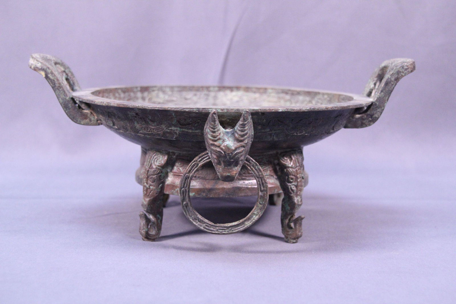 Chinese archaic bronze bowl (1 of 6)