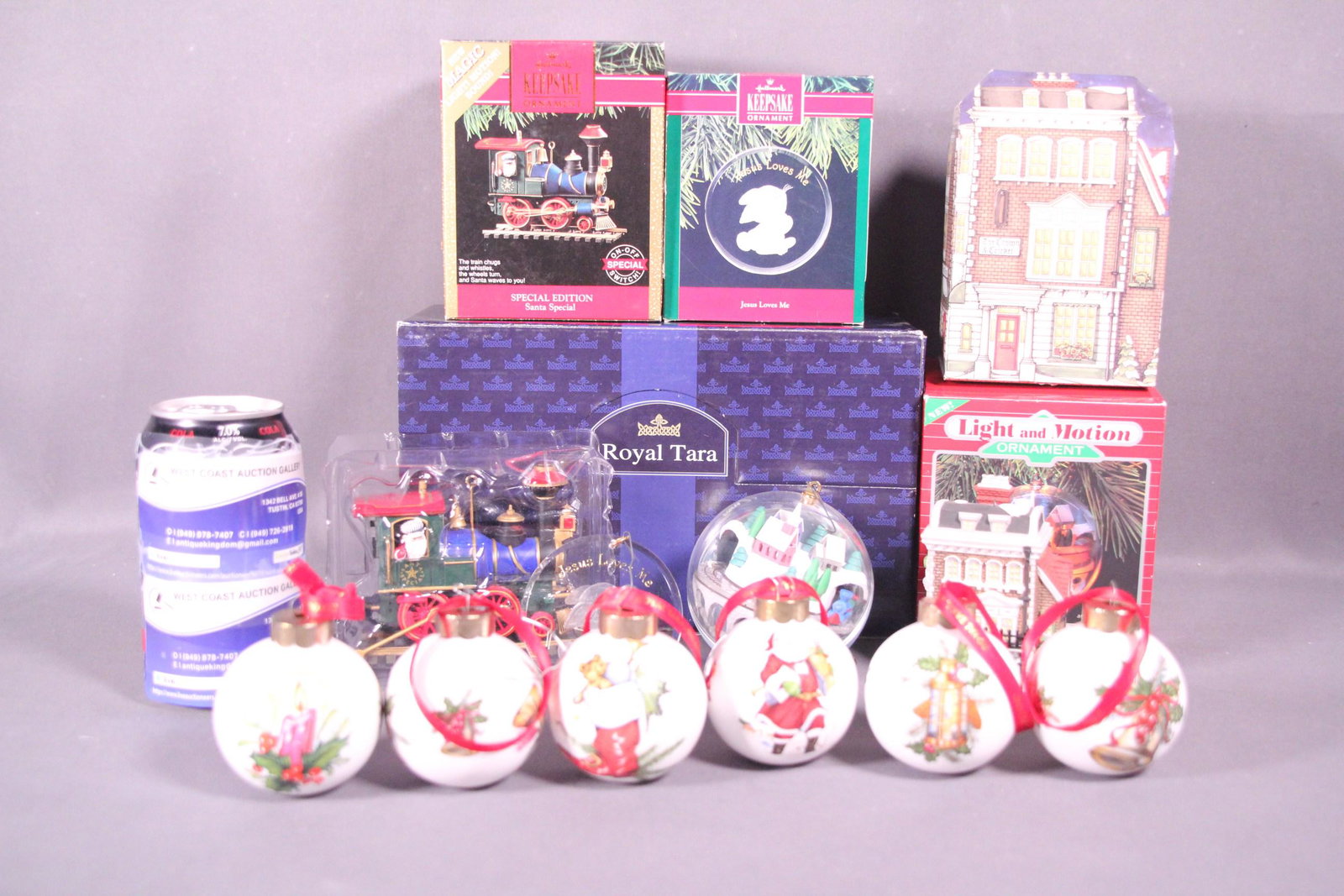 Lot of Christmas ornaments: Lots of Christmas ornaments, vintage pieces, and Royal Tara collections. Condition selling as is.