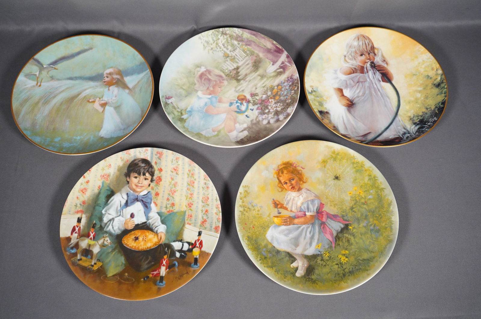 5 pcs painted porcelain plates (1 of 6)