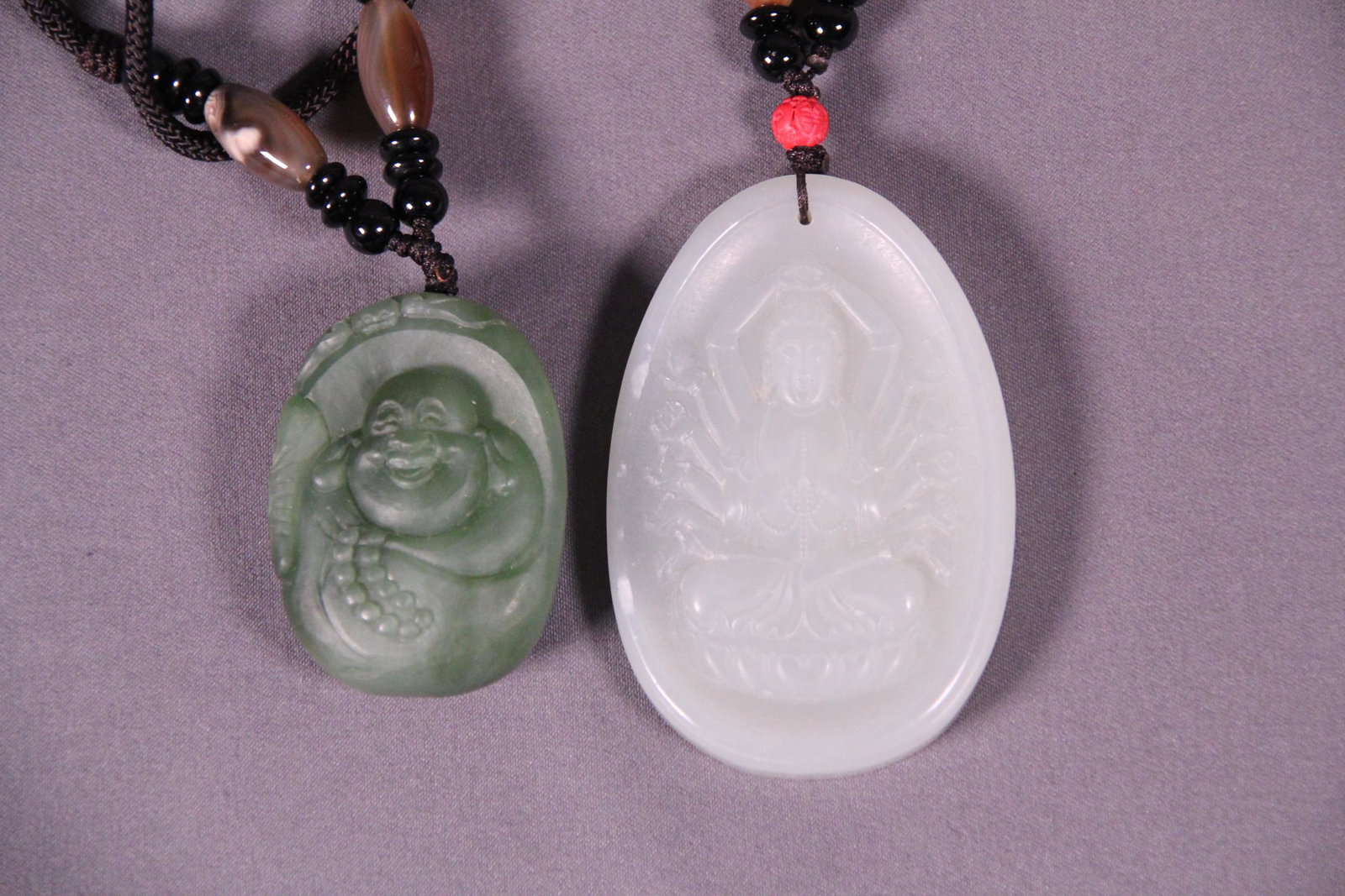 2 pcs Chinese jade like item (1 of 6)