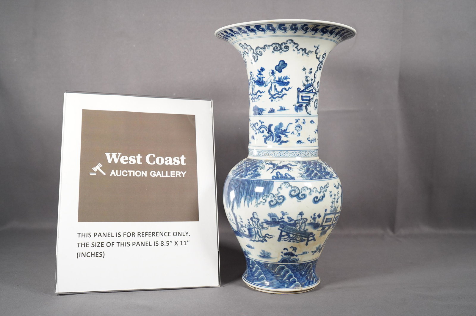 Chinese b/w vase (1 of 6)