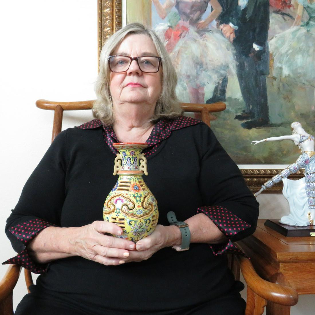 Chinese fancy vase (1 of 6)