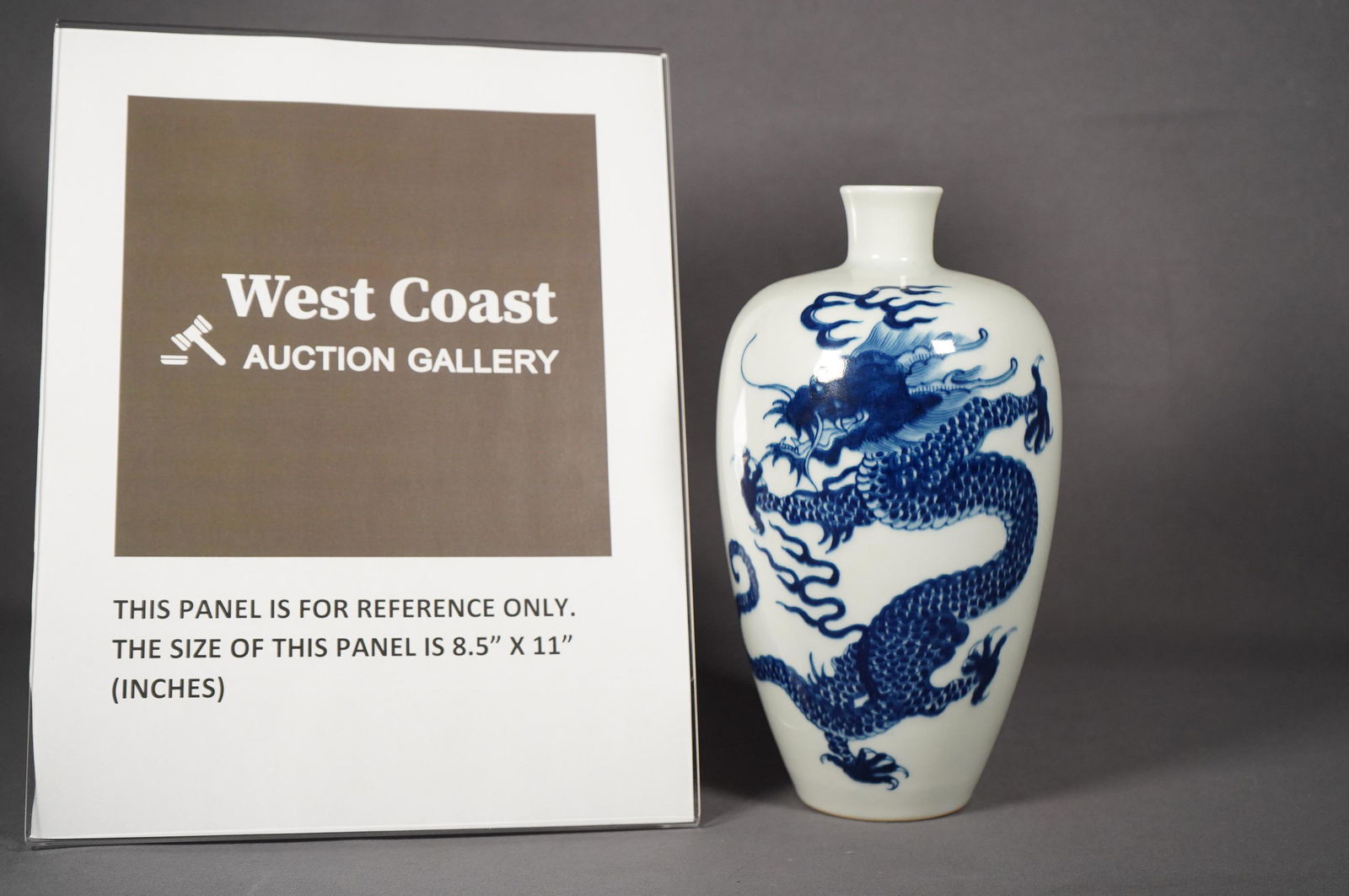 Chinese b/w dragon vase (1 of 6)