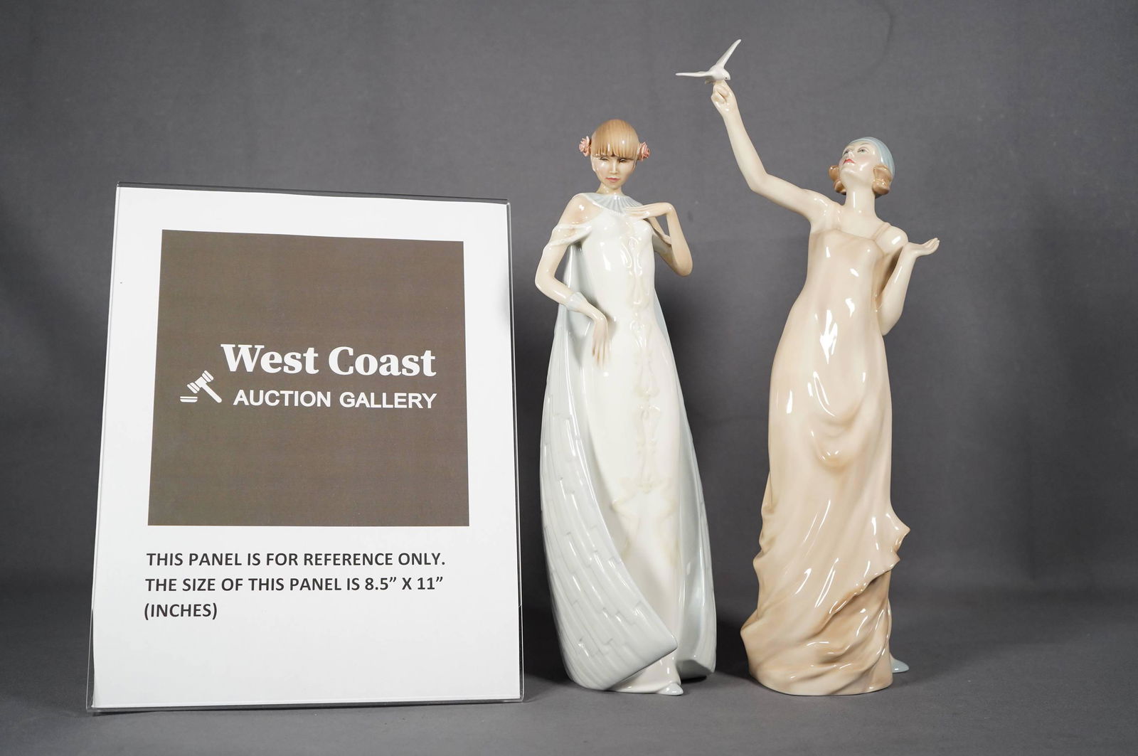 2 pcs Royal Doulton figures (1 of 6)